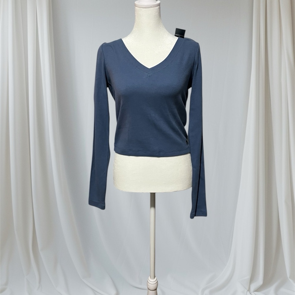 Hollister Women's V-Neck Long Sleeve Crop Top - Blue